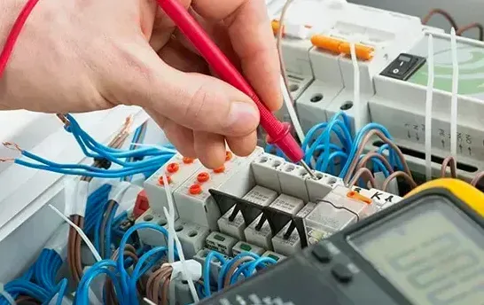 Professional electrician in Kingsbury